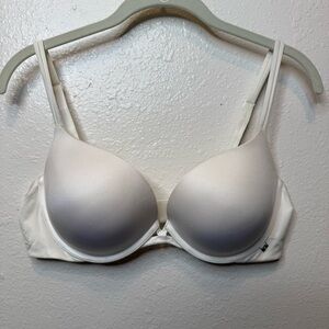 Victoria’s Secret Very Sexy Push-Up Bra Cream Size 38C